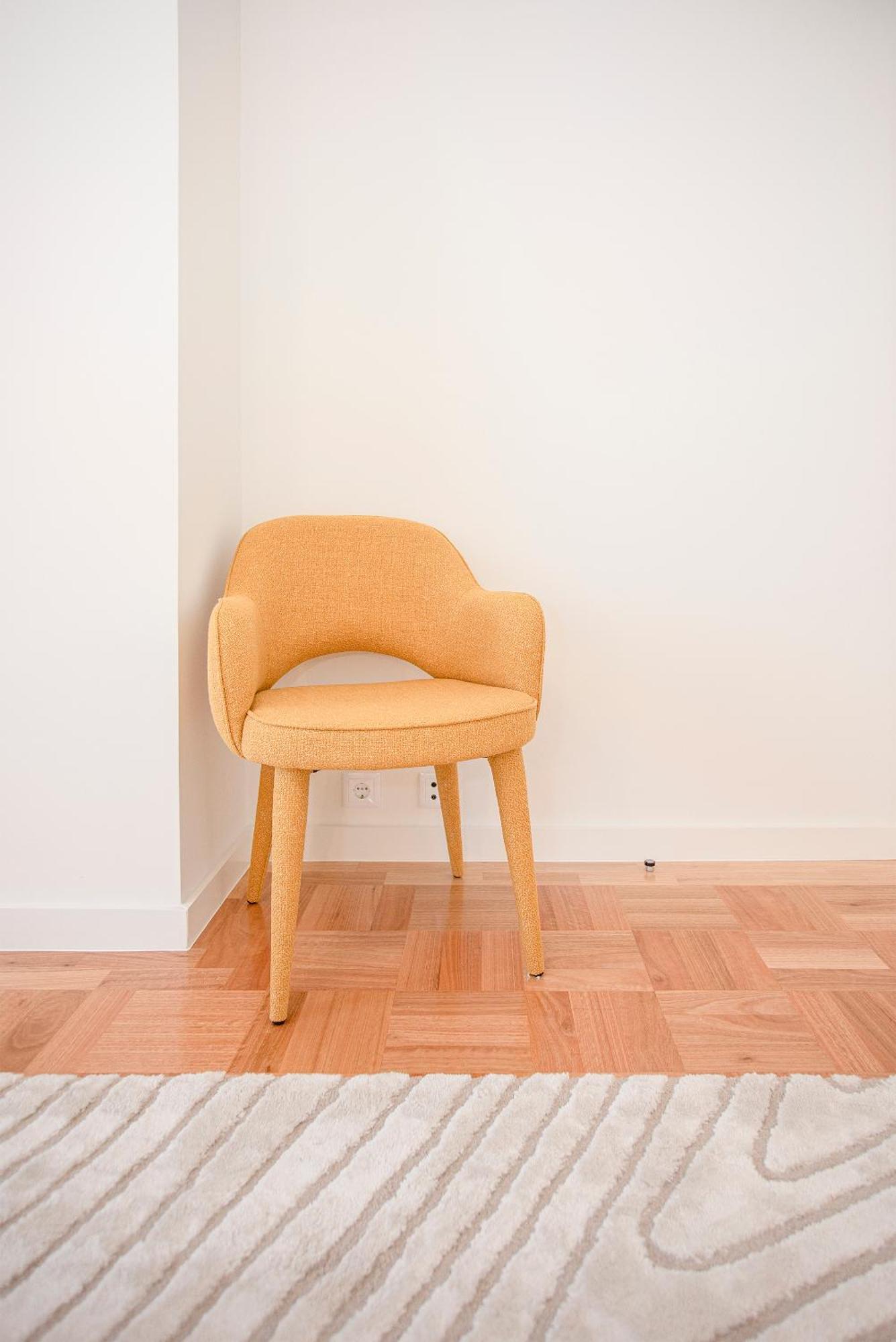 Liiiving In - Design Bright House