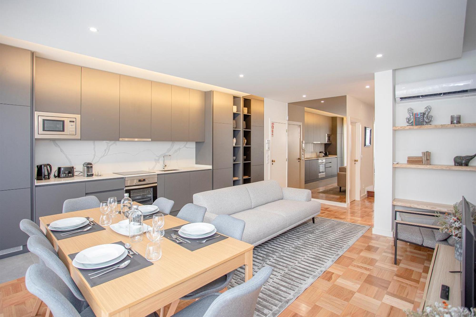 Liiiving In - Design Bright House Oporto